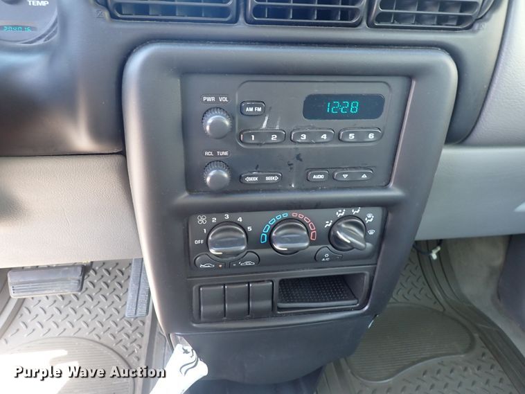 image for item DL7603 2004 Chevrolet Venture  van
