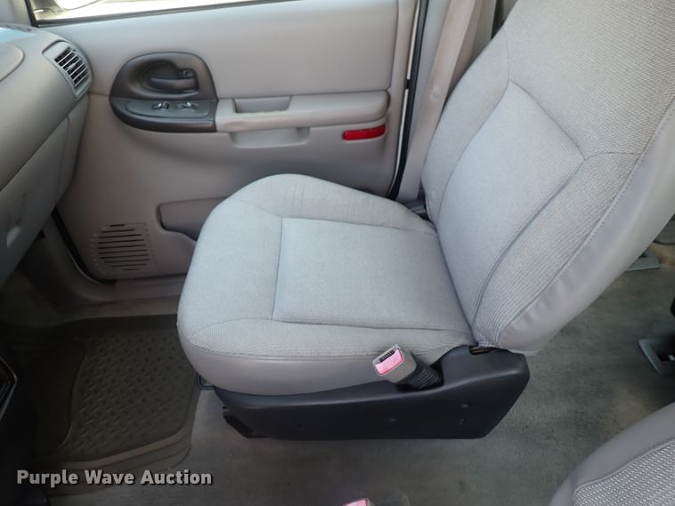 image for item DL7603 2004 Chevrolet Venture  van