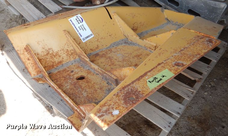 image for item DM0535 Caterpillar D7  skid plate