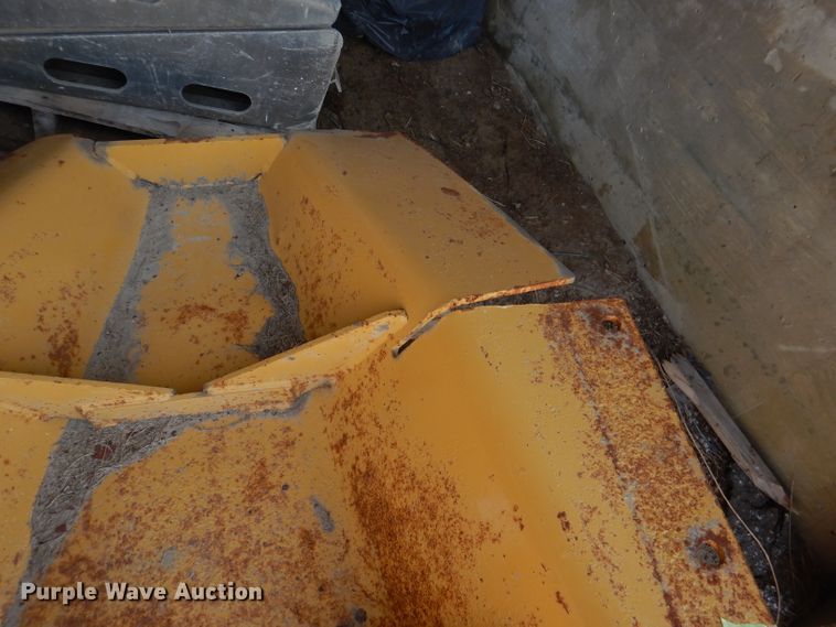 image for item DM0535 Caterpillar D7  skid plate