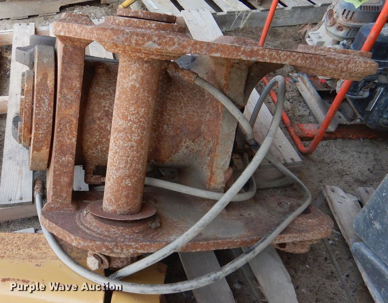 image for item DM0536 Helac  excavator tilt coupler