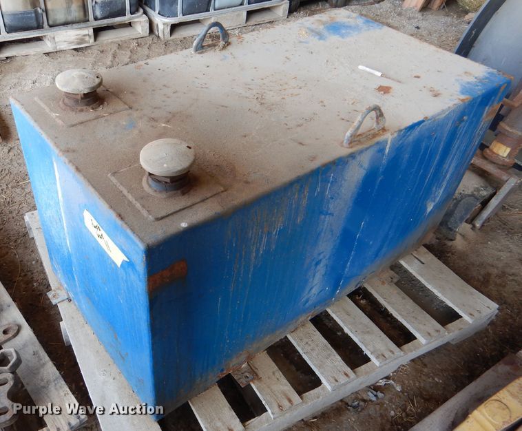 image for item DM0542 (2) fuel tanks