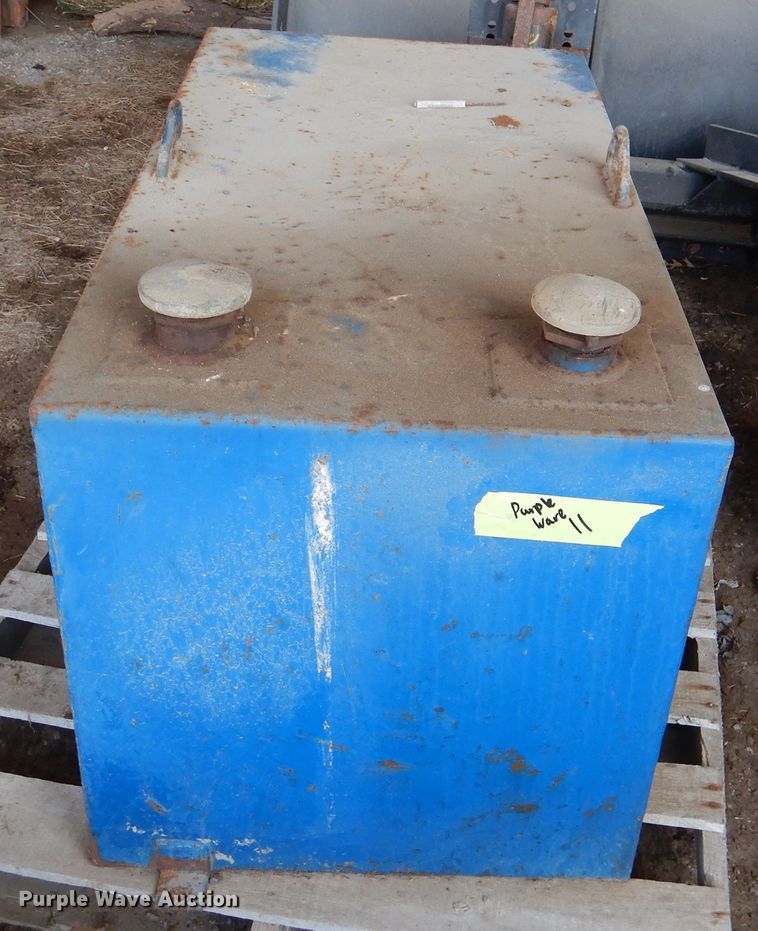 image for item DM0542 (2) fuel tanks