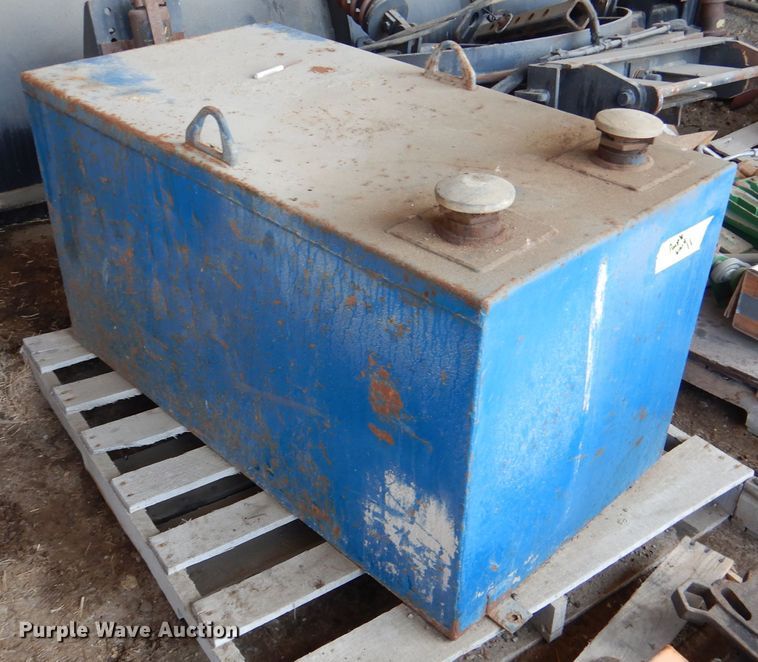 image for item DM0542 (2) fuel tanks