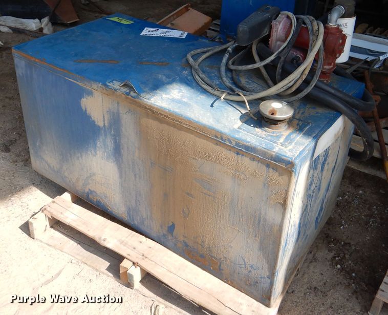 image for item DM0542 (2) fuel tanks