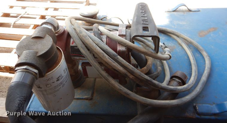 image for item DM0542 (2) fuel tanks