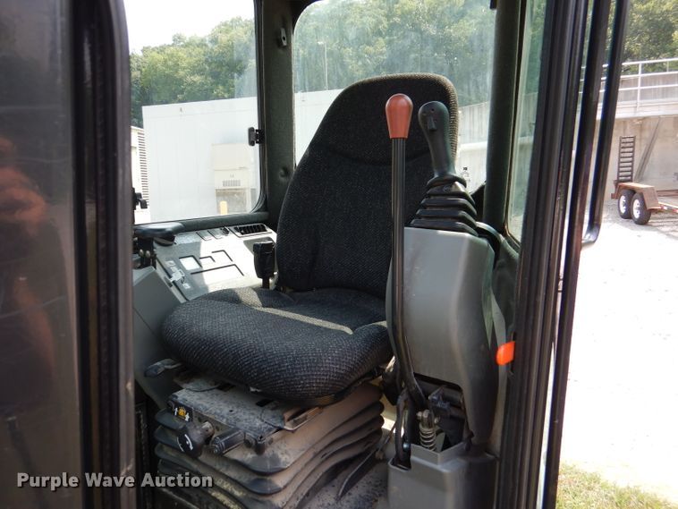 image for item DM0561 2012 Bobcat E32  mini excavator