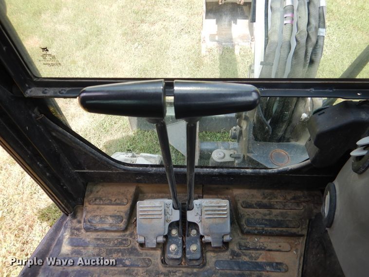 image for item DM0561 2012 Bobcat E32  mini excavator