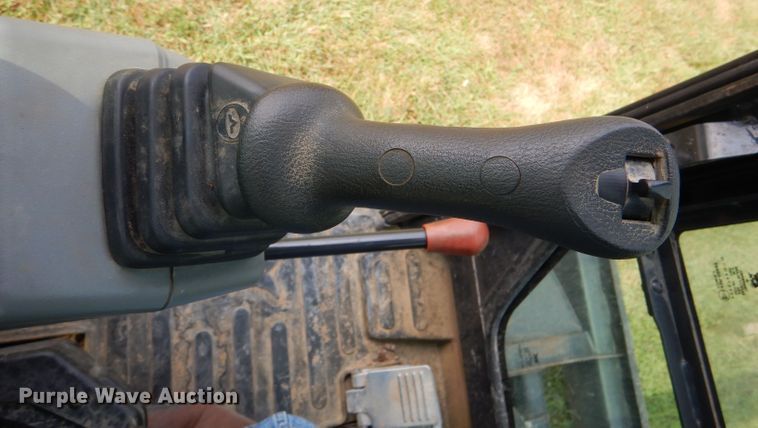 image for item DM0561 2012 Bobcat E32  mini excavator