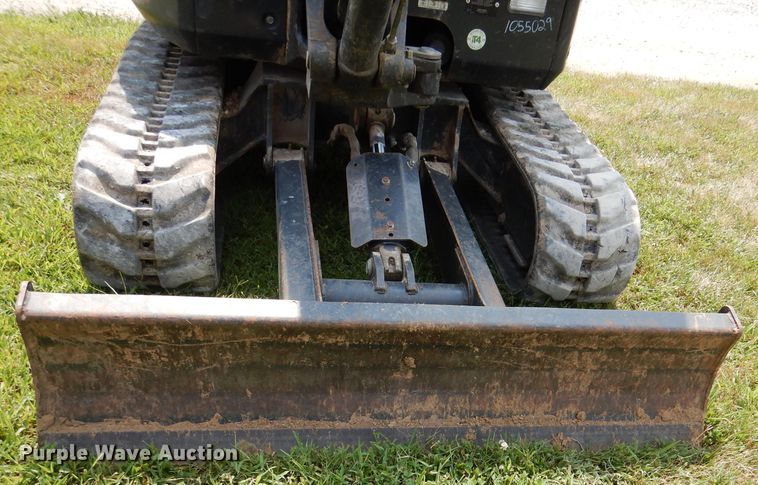 image for item DM0561 2012 Bobcat E32  mini excavator