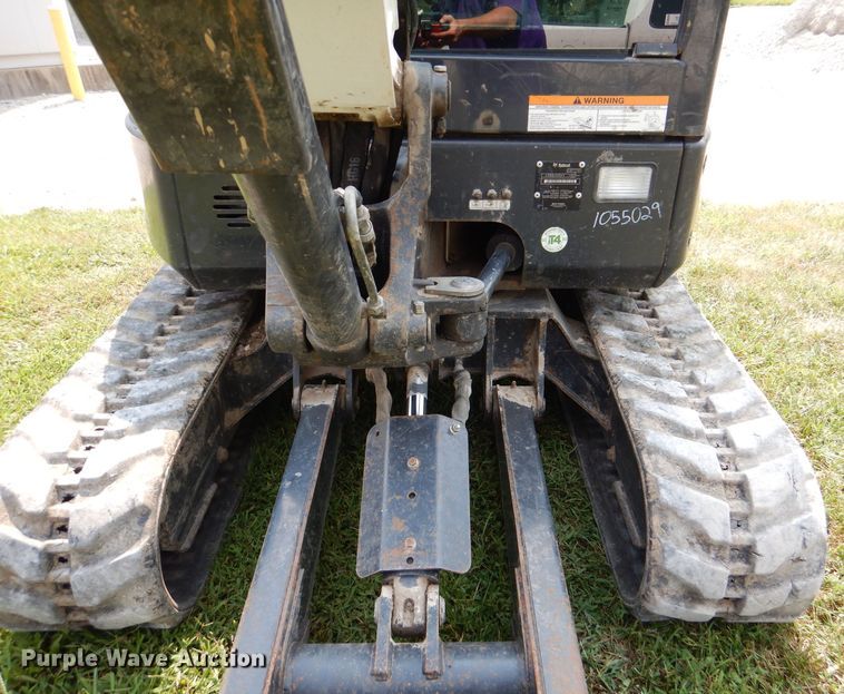 image for item DM0561 2012 Bobcat E32  mini excavator