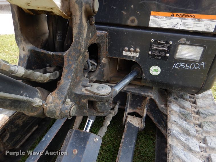 image for item DM0561 2012 Bobcat E32  mini excavator