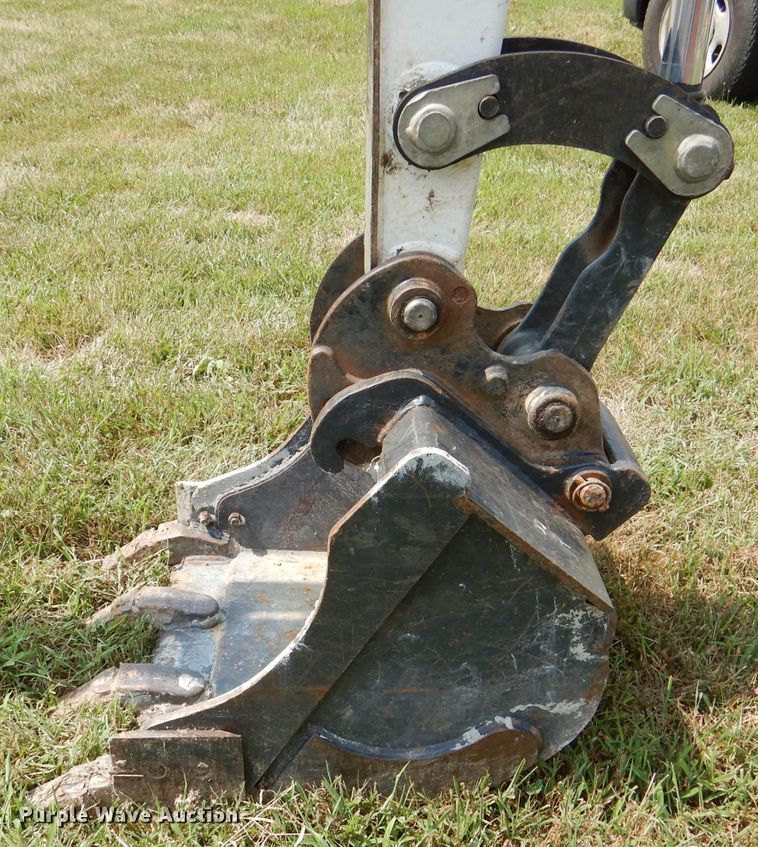 image for item DM0561 2012 Bobcat E32  mini excavator