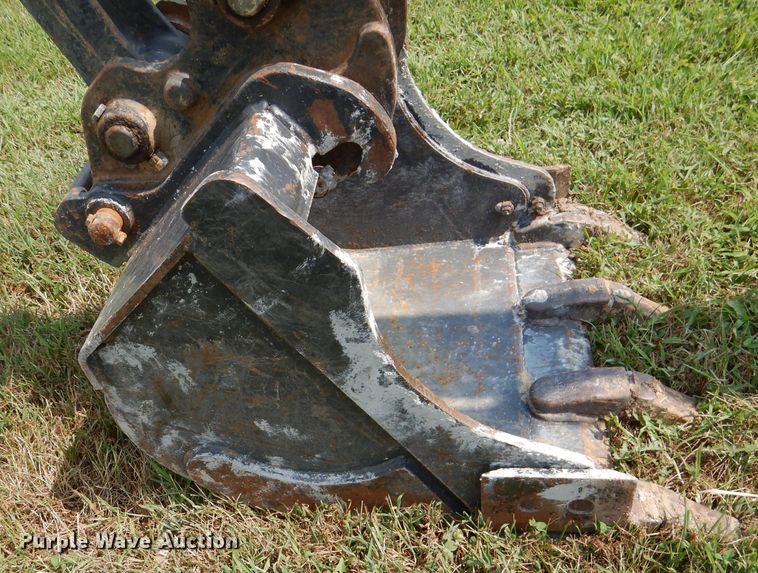 image for item DM0561 2012 Bobcat E32  mini excavator