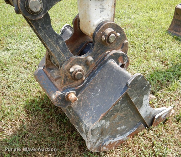 image for item DM0561 2012 Bobcat E32  mini excavator