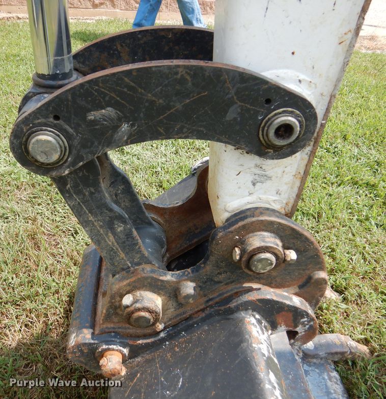 image for item DM0561 2012 Bobcat E32  mini excavator