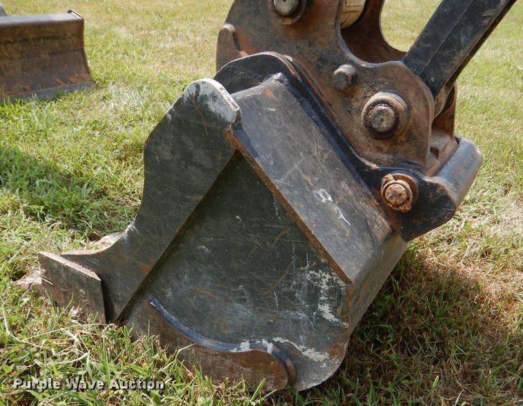 image for item DM0561 2012 Bobcat E32  mini excavator