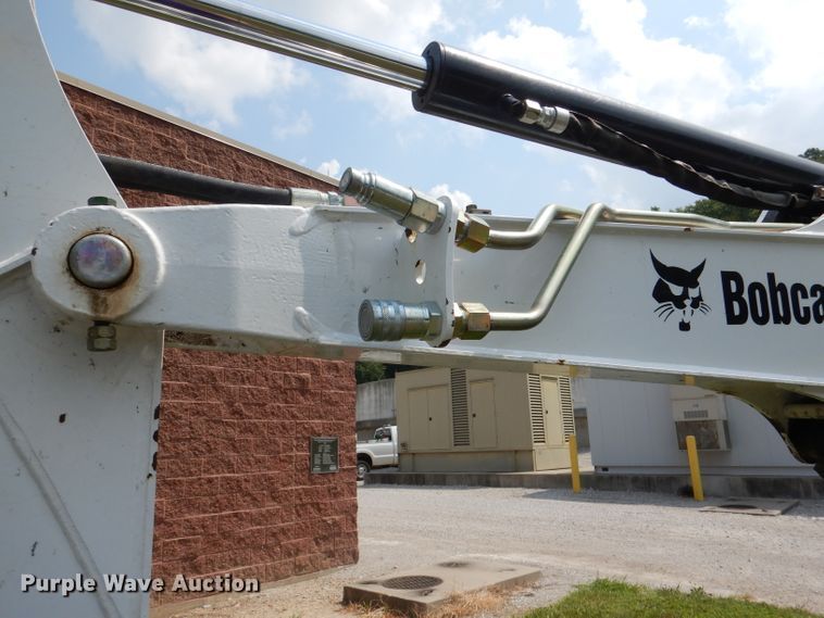 image for item DM0561 2012 Bobcat E32  mini excavator