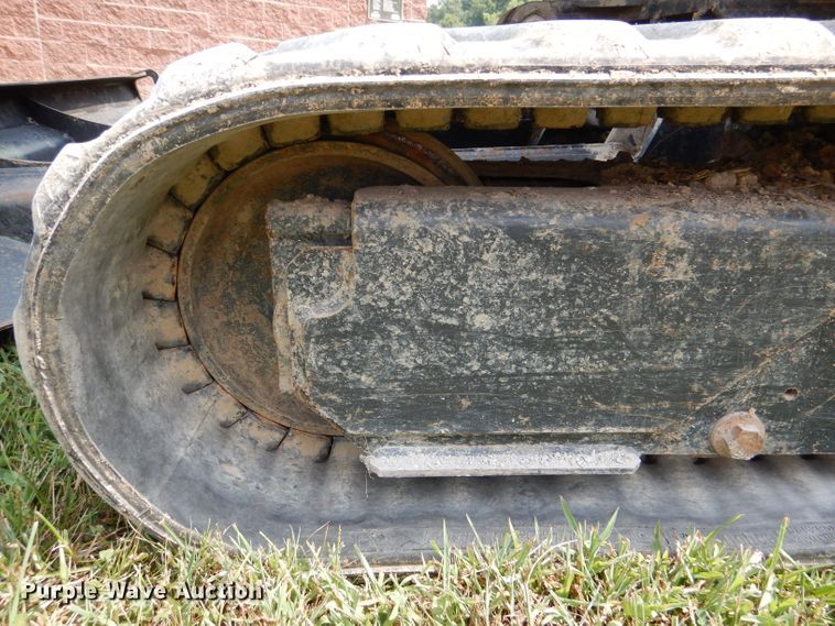 image for item DM0561 2012 Bobcat E32  mini excavator