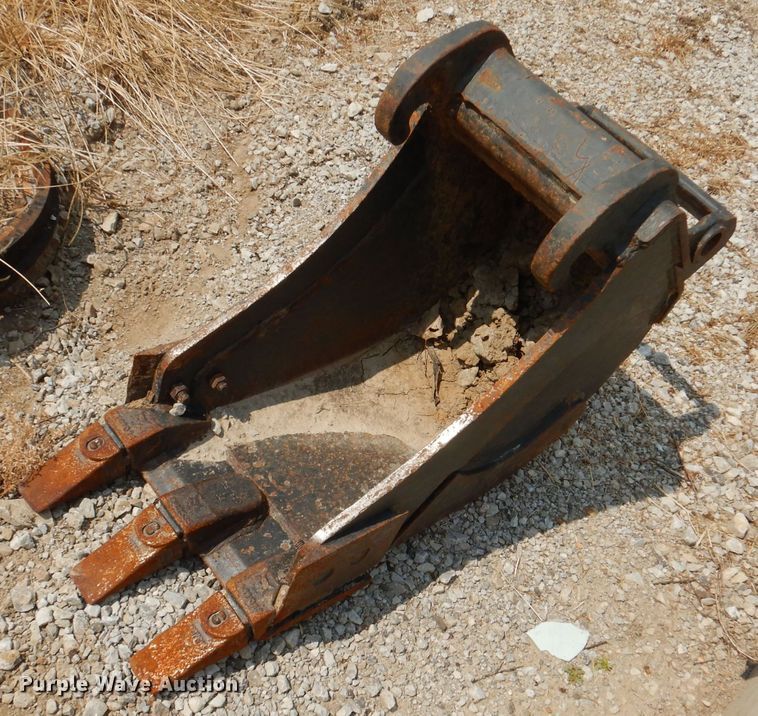 image for item DM0561 2012 Bobcat E32  mini excavator