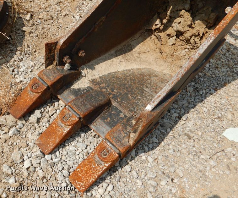 image for item DM0561 2012 Bobcat E32  mini excavator