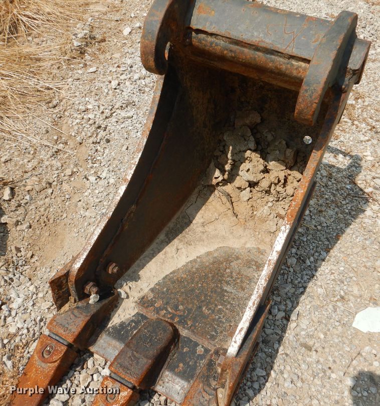 image for item DM0561 2012 Bobcat E32  mini excavator