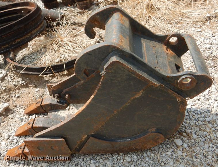 image for item DM0561 2012 Bobcat E32  mini excavator