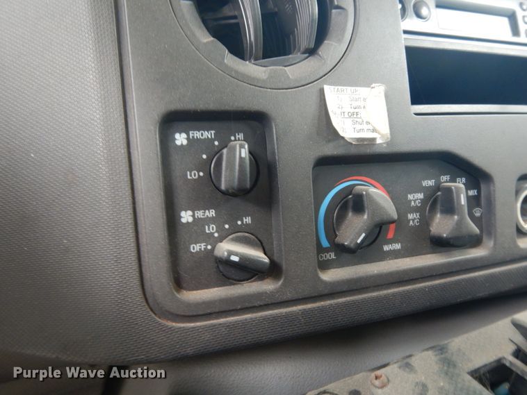 image for item DM2931 2010 Ford Econoline E450  shuttle bus