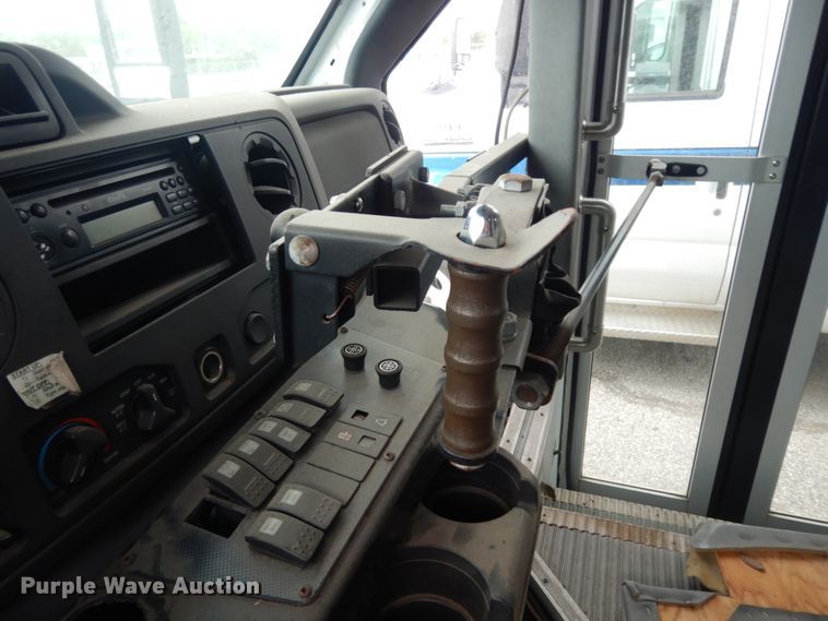 image for item DM2931 2010 Ford Econoline E450  shuttle bus