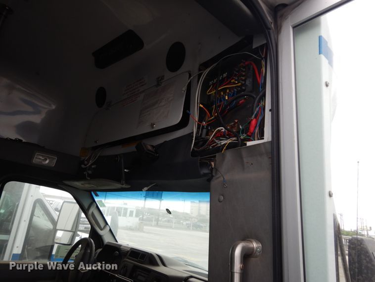 image for item DM2931 2010 Ford Econoline E450  shuttle bus