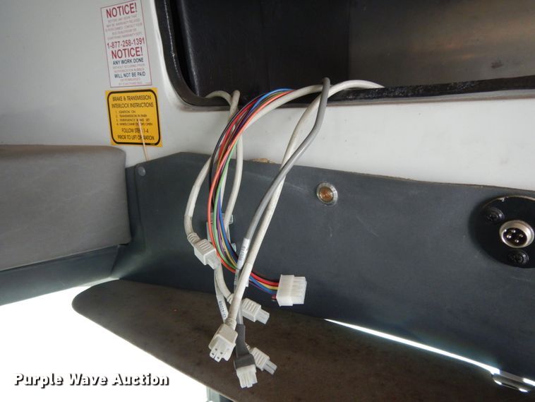 image for item DM2931 2010 Ford Econoline E450  shuttle bus