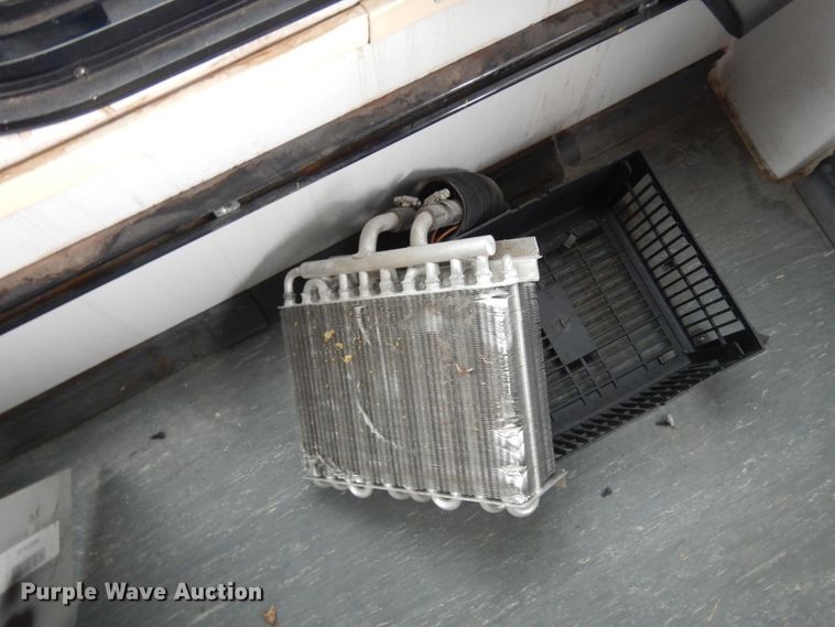 image for item DM2931 2010 Ford Econoline E450  shuttle bus