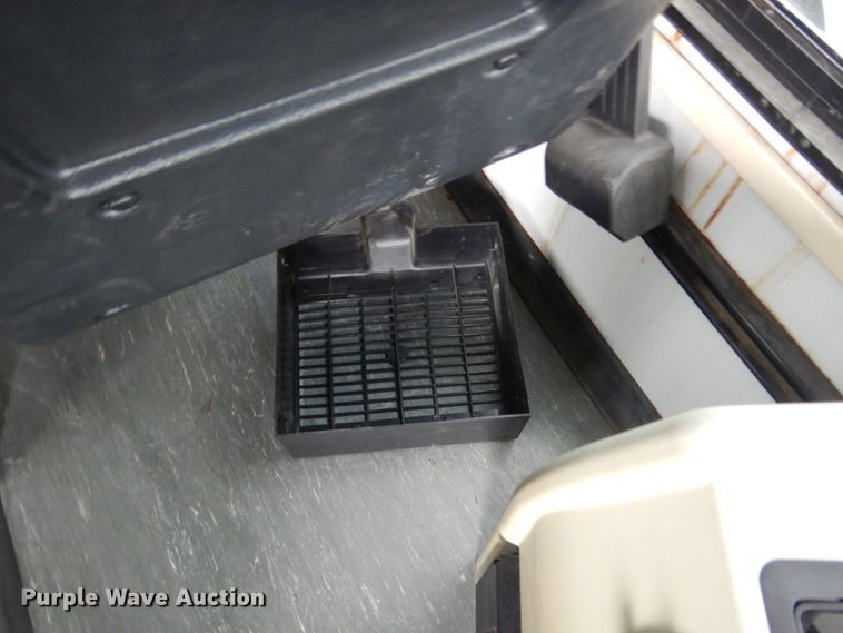 image for item DM2931 2010 Ford Econoline E450  shuttle bus