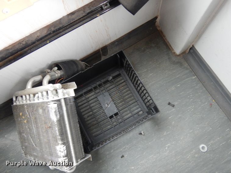 image for item DM2931 2010 Ford Econoline E450  shuttle bus