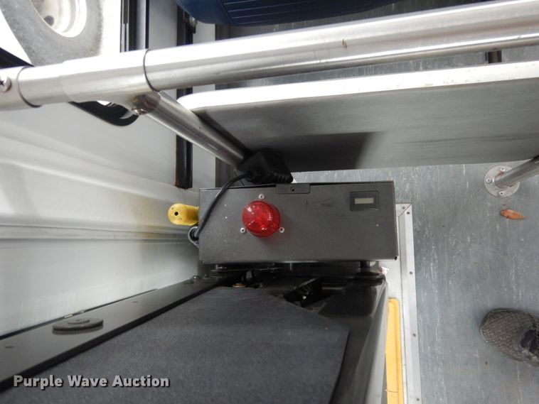 image for item DM2931 2010 Ford Econoline E450  shuttle bus