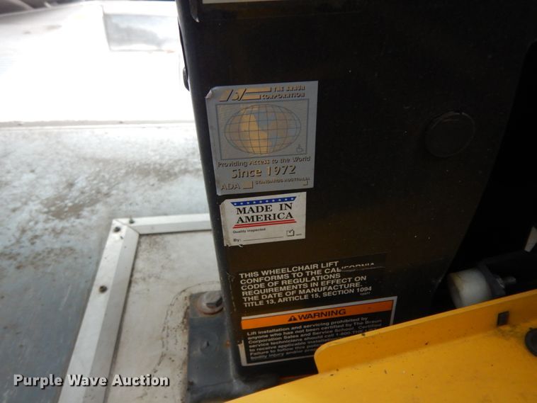 image for item DM2931 2010 Ford Econoline E450  shuttle bus