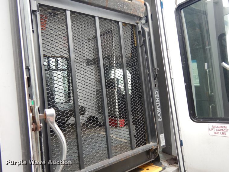 image for item DM2931 2010 Ford Econoline E450  shuttle bus