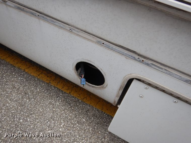 image for item DM2931 2010 Ford Econoline E450  shuttle bus