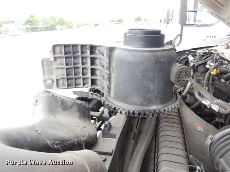 image for item DM2931 2010 Ford Econoline E450  shuttle bus