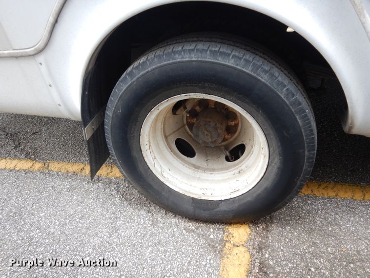 image for item DM2931 2010 Ford Econoline E450  shuttle bus