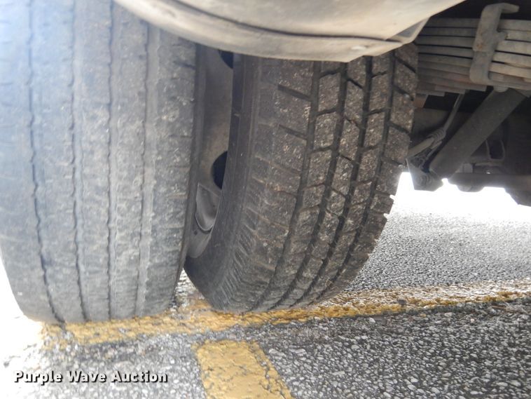 image for item DM2931 2010 Ford Econoline E450  shuttle bus