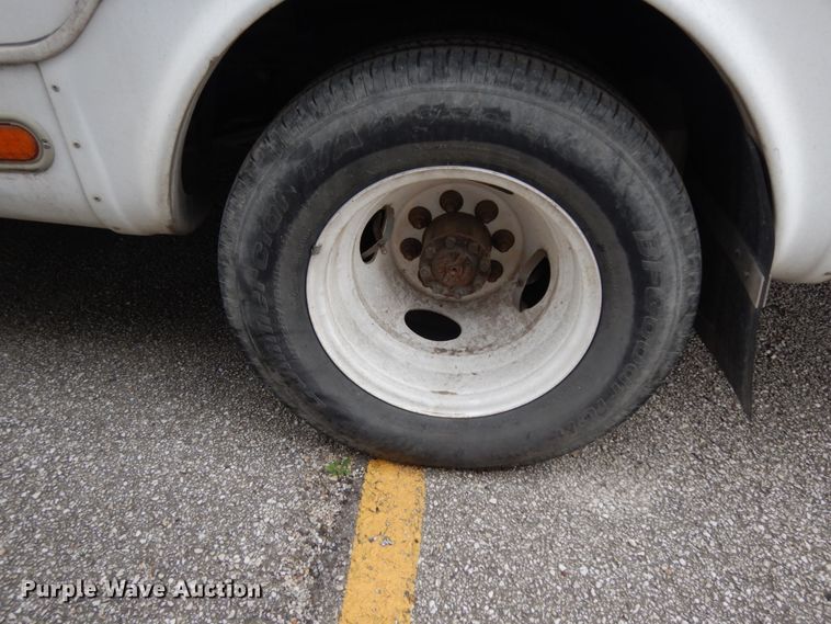 image for item DM2931 2010 Ford Econoline E450  shuttle bus