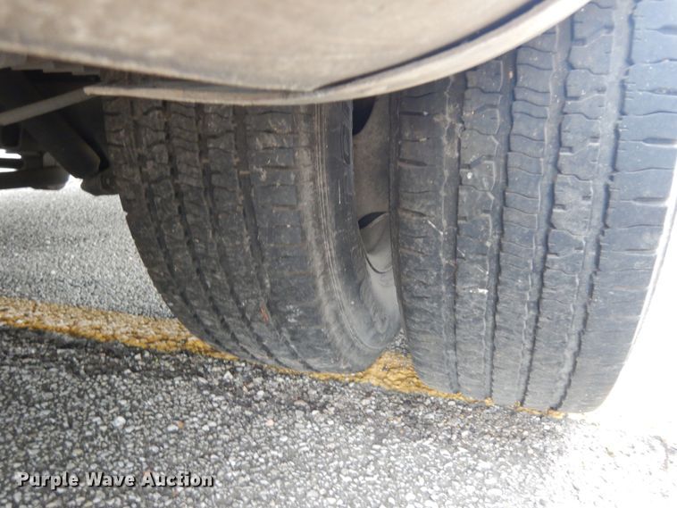 image for item DM2931 2010 Ford Econoline E450  shuttle bus