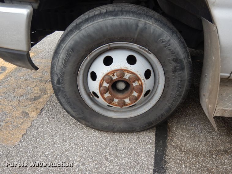 image for item DM2931 2010 Ford Econoline E450  shuttle bus