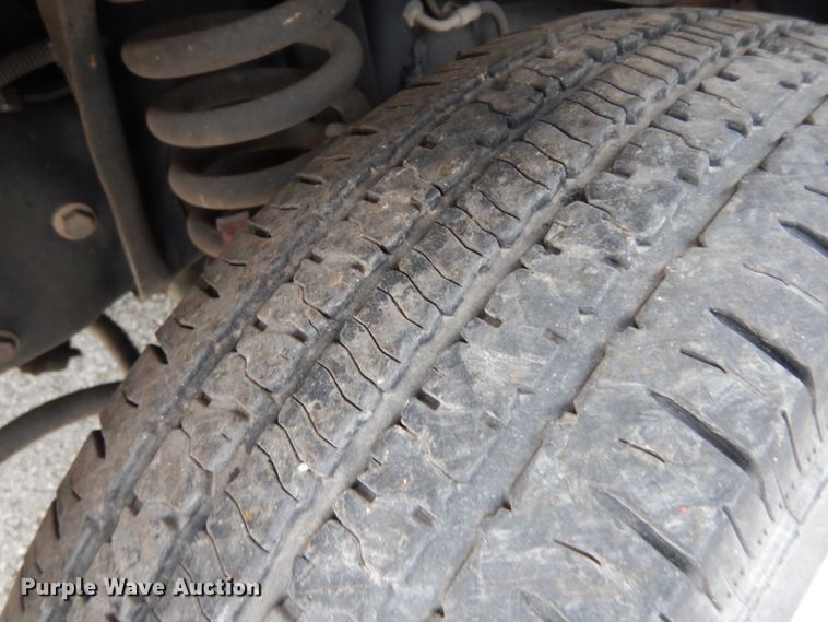 image for item DM2931 2010 Ford Econoline E450  shuttle bus