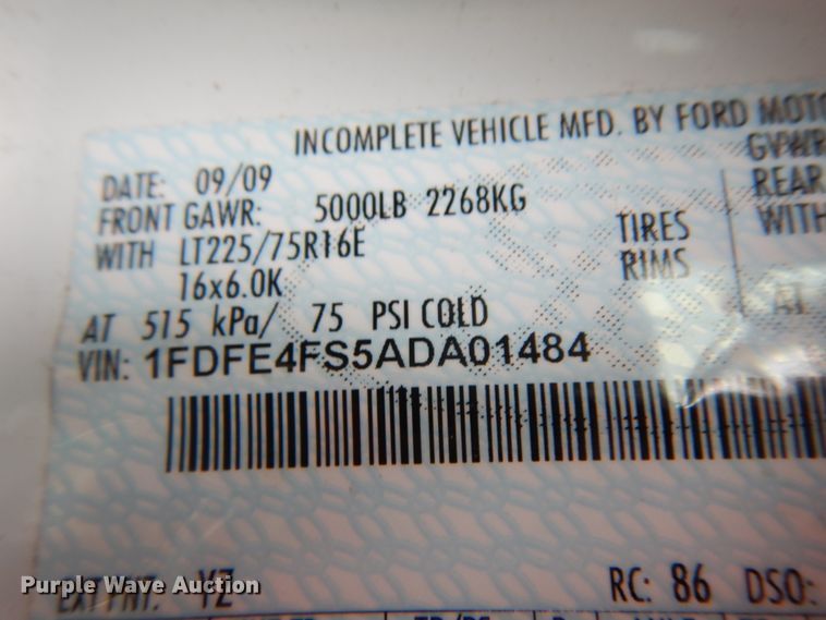 image for item DM2931 2010 Ford Econoline E450  shuttle bus