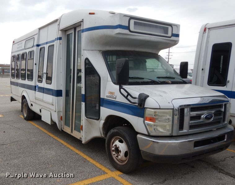 image for item DM2935 2009 Ford E450  shuttle bus