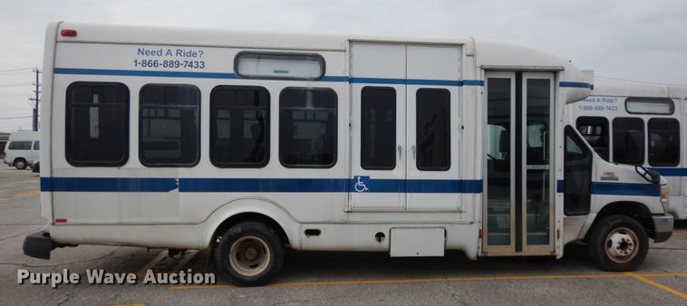 image for item DM2935 2009 Ford E450  shuttle bus