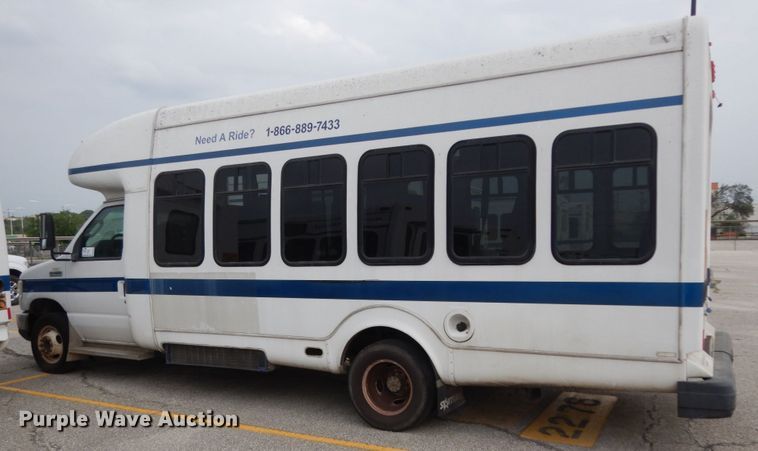 image for item DM2935 2009 Ford E450  shuttle bus