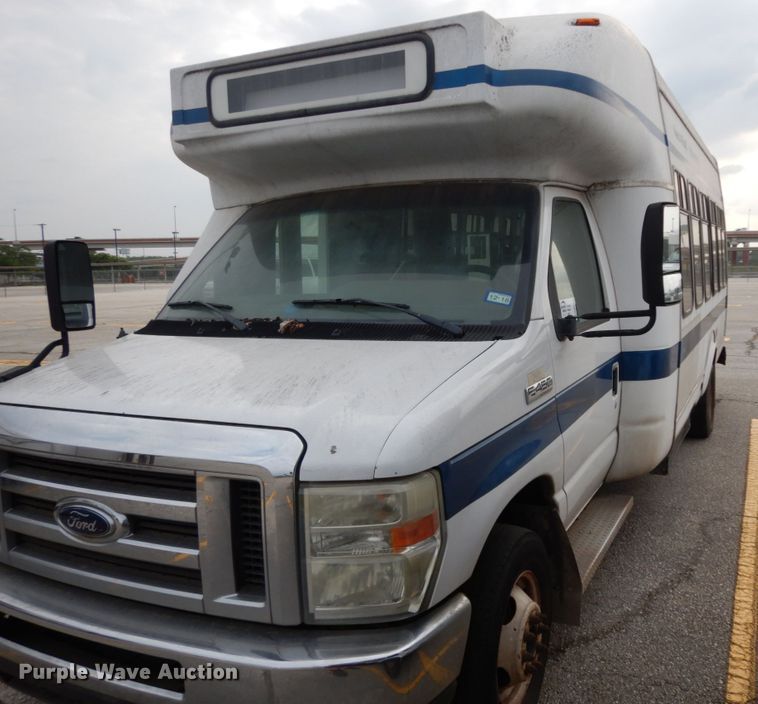 image for item DM2935 2009 Ford E450  shuttle bus